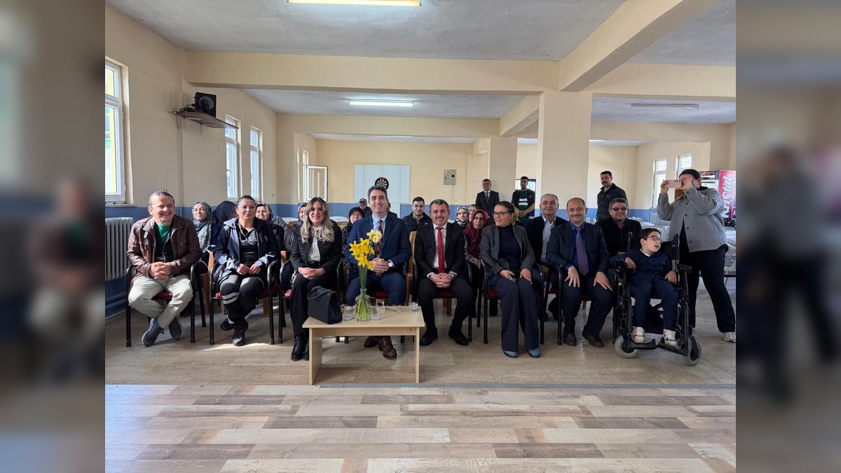 Bucak Kaymakamlığı'ndan 'Kucaklaşma Zamanı Projesi' Kapsamında Okul Ziyareti