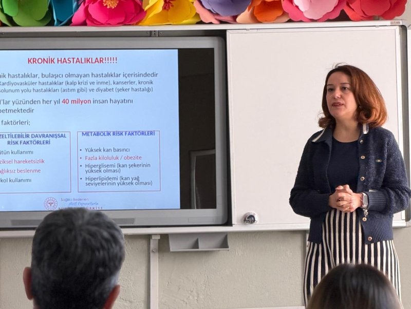 Bucak Kaymakamlığı'ndan 'Kucaklaşma Zamanı Projesi' Kapsamında Okul Ziyareti - Görsel 4