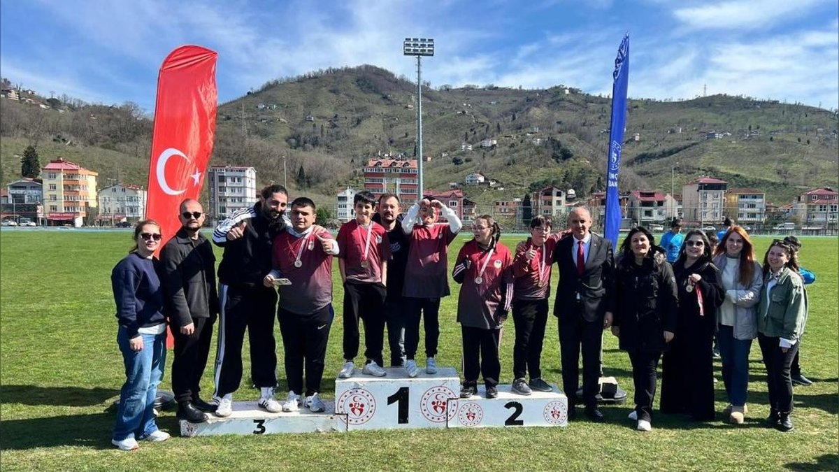 Bulancak'ta Özel Sporcular Atletizmde Başarı Rüzgarı: Şehit Naci Akçay Okulu Öğrencileri Derecelerle Döndü