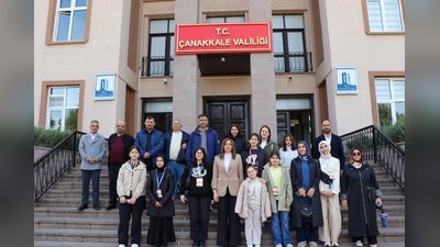 Çanakkale İl Milli Eğitim Müdürü Mine Hayta, Şehitler Günü Yarışması Ödül Töreninde Öğrencilerle Buluştu