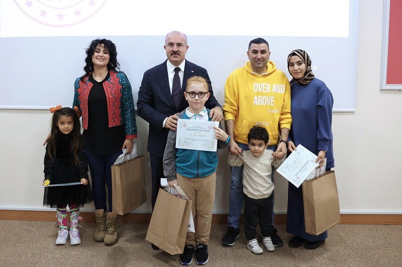 Çanakkale Valiliği'nden Kütüphaneler Haftası Açılışı: "İyileştiren Kütüphaneler" - Görsel 2