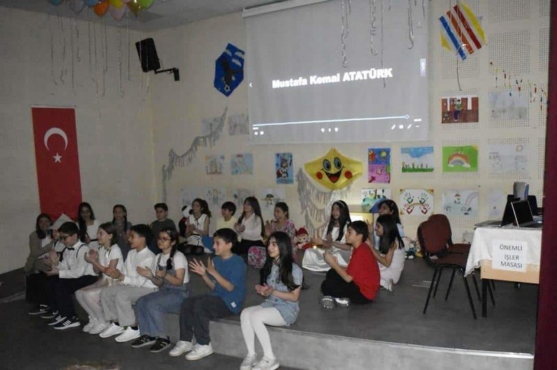 Çankaya'da 'Bir Avuç Gökyüzü' Etkinliği: Eşref Bitlis Ortaokulu Öğrencilerinden Duygusal Performans - Görsel 5