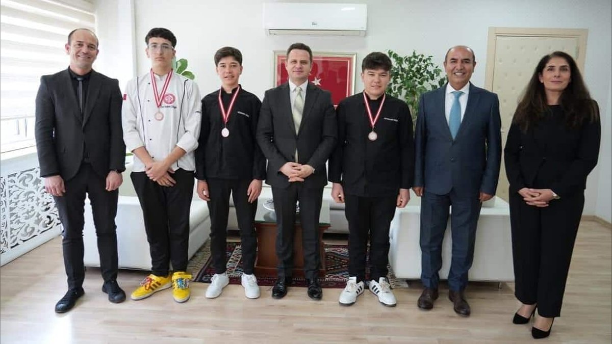 Datça Özcan Yılmaz Mesleki ve Teknik Anadolu Lisesi Öğrencilerinden İl Müdürü'ne Ziyaret