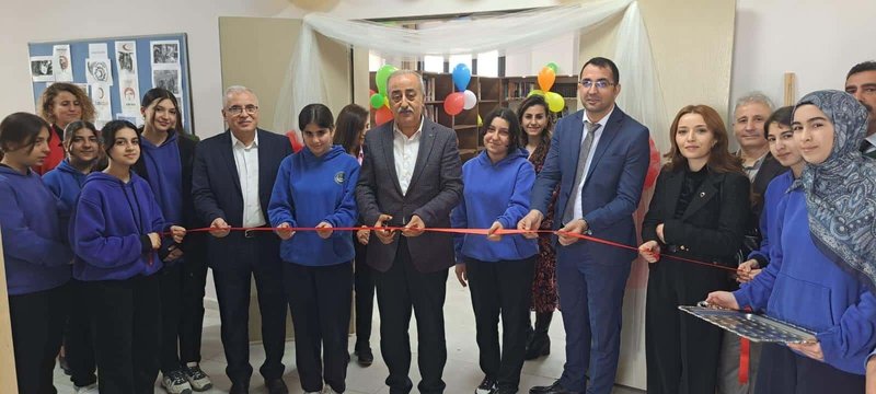 Defne İlçe Milli Eğitim Müdürü Kemal Gülistan, Orhan Gazi Anadolu Lisesi Kütüphanesi Açılışına Katıldı - Görsel 3