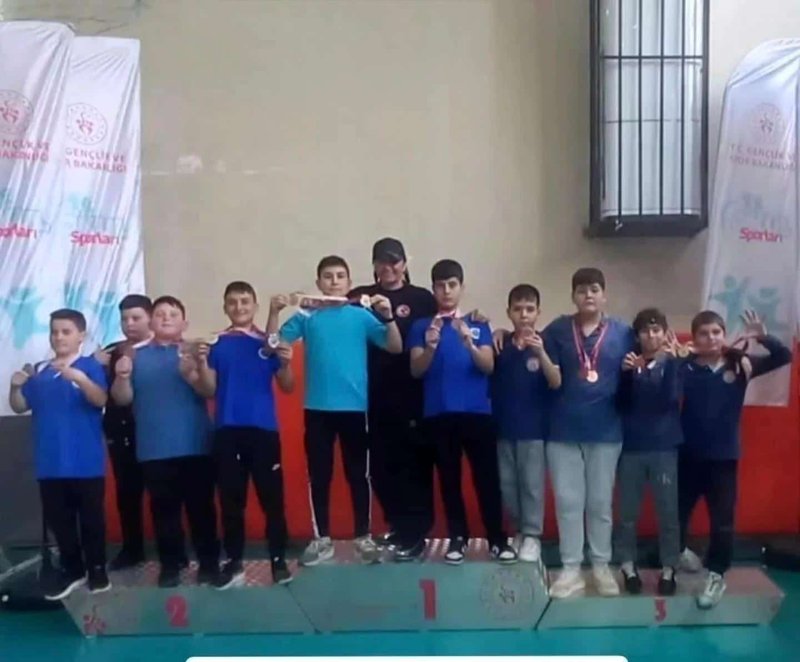 Döşemealtı'ndan Bilek Güreşi Şampiyonası'na Damga: 21 Madalya! - Görsel 3