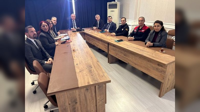 Düzce'de 2026 Yüzme Suyu Komisyonu Toplantısı Yapıldı: Halk Sağlığı Güvenliği Önceliklendirildi