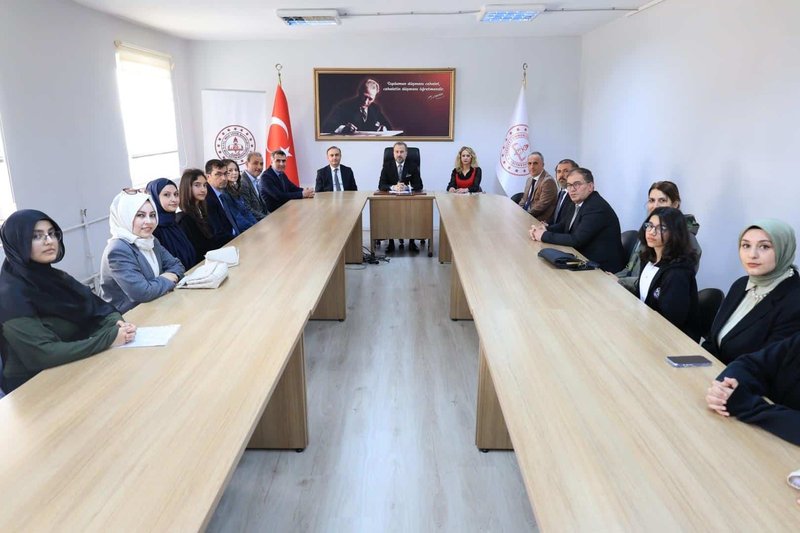 Elazığ'da 'Hayalden Satıra' Projesi'nde Başarılı Öğrenciler Ödüllendirildi - Görsel 2