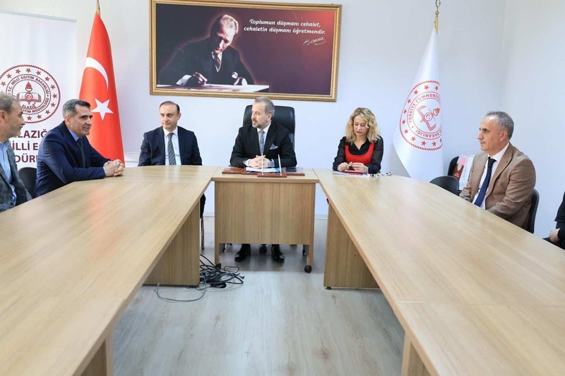 Elazığ'da 'Hayalden Satıra' Projesi'nde Başarılı Öğrenciler Ödüllendirildi - Görsel 3