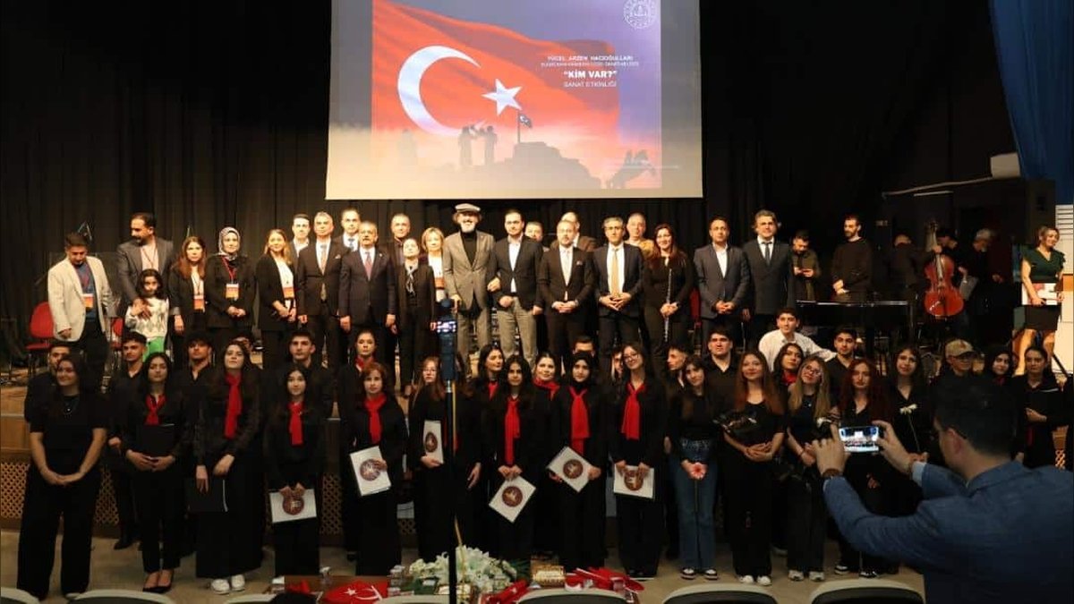 Elazığ'da Sanatın Birleştirici Gücü: 'Kim Var?' Etkinliği Büyük İlgi Gördü