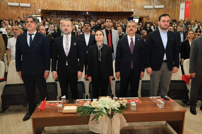 Elazığ'da Sanatın Birleştirici Gücü: 'Kim Var?' Etkinliği Büyük İlgi Gördü - Görsel 2