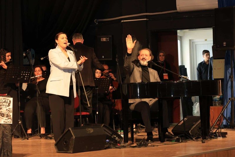 Elazığ'da Sanatın Birleştirici Gücü: 'Kim Var?' Etkinliği Büyük İlgi Gördü - Görsel 5