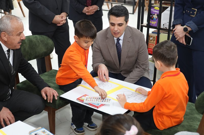 Elbistan Halk Kütüphanesi'nde Kütüphaneler Haftası Etkinliği: Okuma Ödülleri Sahiplerini Buldu - Görsel 4