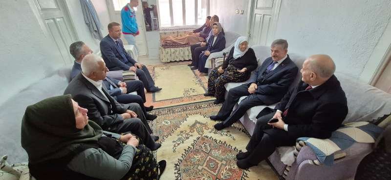 Elmadağ Kaymakamlığı'ndan Gönül Yolu Projesi Kapsamında Hane Ziyaretleri - Görsel 4