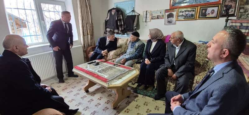 Elmadağ Kaymakamlığı'ndan Gönül Yolu Projesi Kapsamında Hane Ziyaretleri - Görsel 5