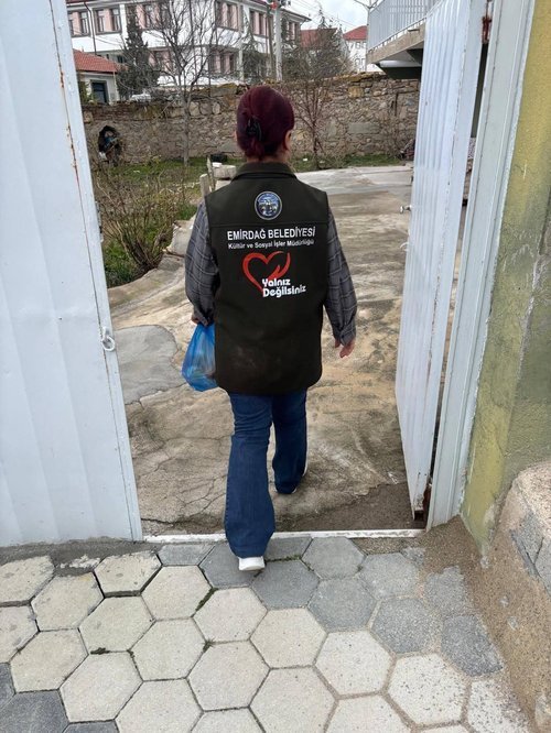 Emirdağ Belediyesi Aşevi: 1200 Kişilik Sıcak Yemek ve Kahvaltılık Dağıtımı Devam Ediyor - Görsel 2