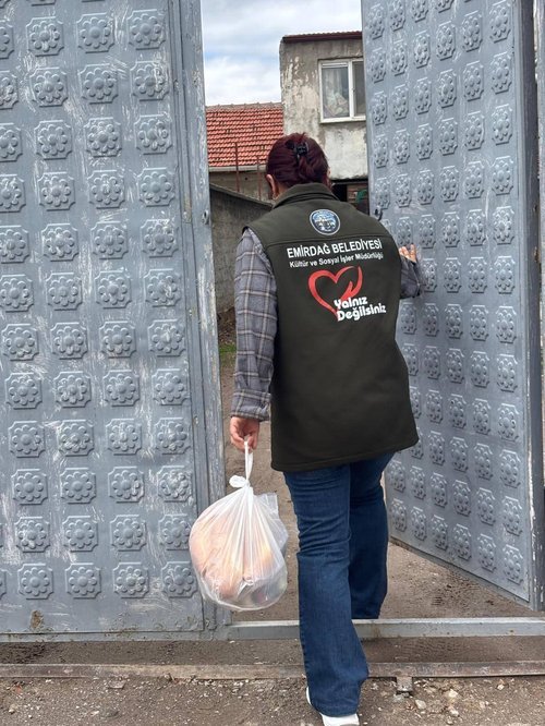 Emirdağ Belediyesi Aşevi: 1200 Kişilik Sıcak Yemek ve Kahvaltılık Dağıtımı Devam Ediyor - Görsel 4