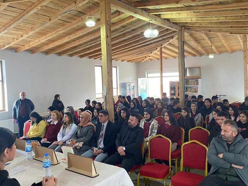 Erciş'te Sabahattin Ali Paneli: Edebiyat Bilinci Geliştirildi - Görsel 4