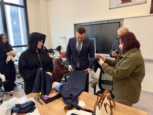 Esenyurt İlçe Millî Eğitim Müdürü Tayfun Özyolcu'dan Fergani Mesleki ve Teknik Anadolu Lisesi'ne Ziyaret - Görsel 4