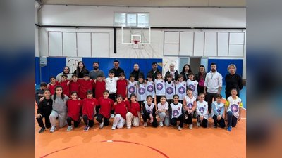 Esenyurt'ta Geleneksel Çocuk Oyunları Mendil Kapmaca Müsabakaları Tamamlandı