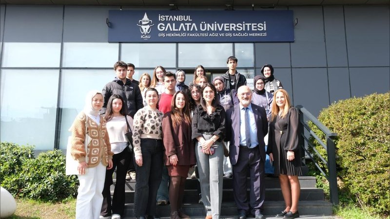 Fatih İlçe Milli Eğitim Müdürlüğü'nden Liselilere Kariyer Rehberliği: Diş Hekimliği Deneyimi