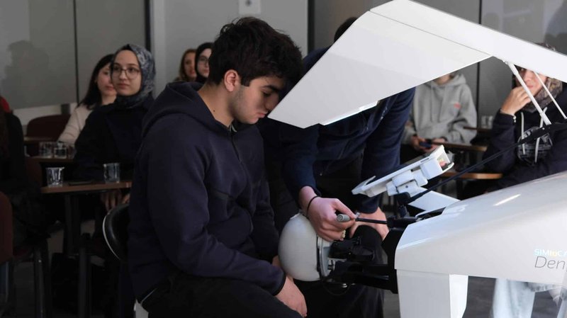 Fatih İlçe Milli Eğitim Müdürlüğü'nden Liselilere Kariyer Rehberliği: Diş Hekimliği Deneyimi - Görsel 5