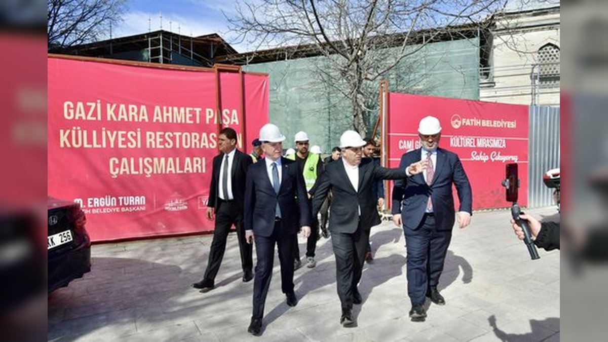 Fatih'te Tarihi Gazi Kara Ahmet Paşa Camii Külliyesi Restorasyonu Devam Ediyor