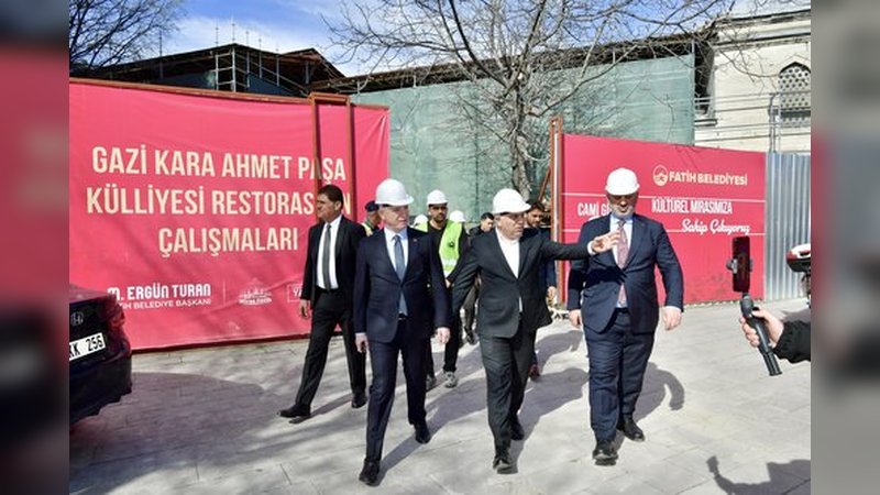 Fatih'te Tarihi Gazi Kara Ahmet Paşa Camii Külliyesi Restorasyonu Devam Ediyor