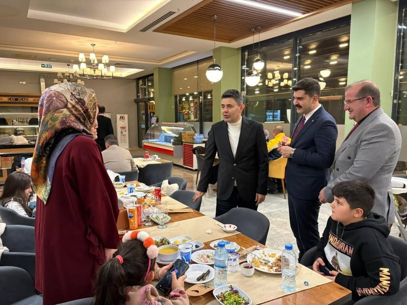 Gürün Kaymakamlığı'ndan Tıp Bayramı'nda Personel Onuruna İftar - Görsel 4