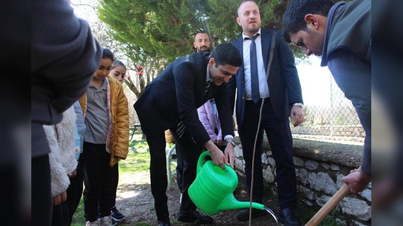 İbradı Kaymakamlığı Ormancılık Haftası Kapsamında Ağaç Dikme Etkinliği Düzenledi