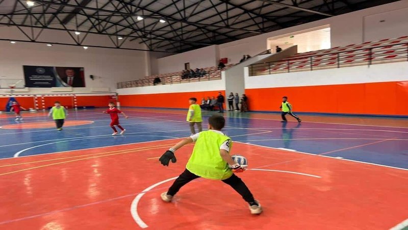 İscehisar'da Okul Spor Müsabakaları Futsal ile Başladı - Görsel 5