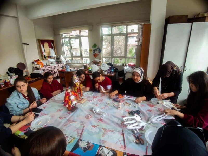 Isparta'da 'Atıktan Sanata Dönüşüm' Atölyesi Öğrencilerle Buluştu - Görsel 5