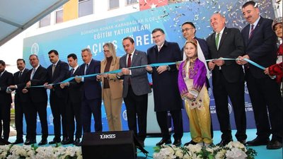 İzmir'de 20 Yeni Okul Açıldı: 2.5 Milyar TL'lik Eğitim Yatırımı