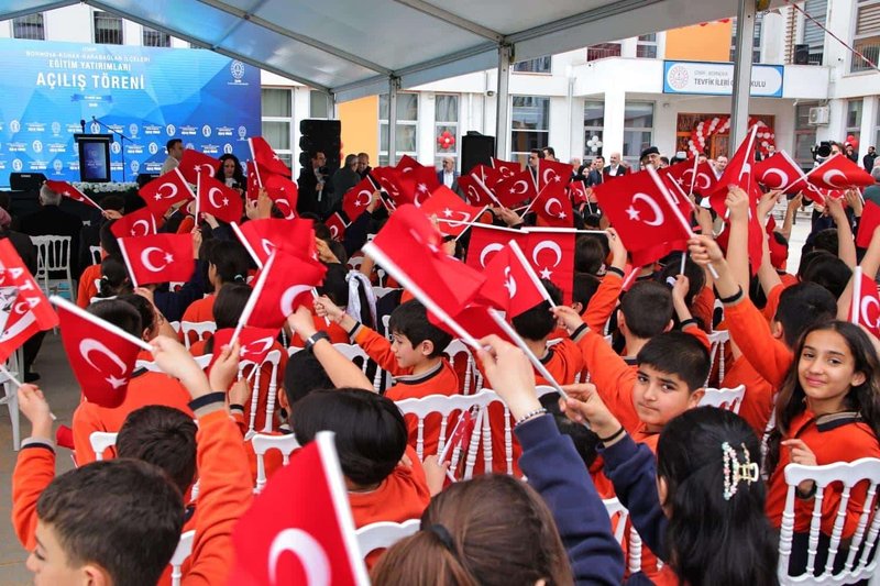 İzmir'de 20 Yeni Okul Açıldı: 2.5 Milyar TL'lik Eğitim Yatırımı - Görsel 3