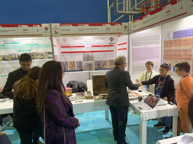 İzmir İl Milli Eğitim Müdürlüğü'nden TÜBİTAK 2204-B Bölge Sergisi'ne 45 Proje Katılımı - Görsel 3