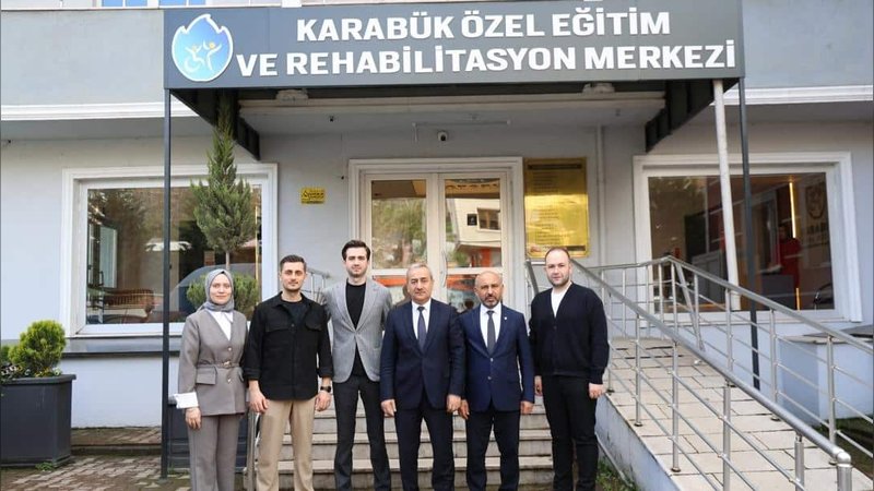 Karabük İl Milli Eğitim Müdürü Nevzat Akbaş'tan Özel Eğitim Merkezine Ziyaret