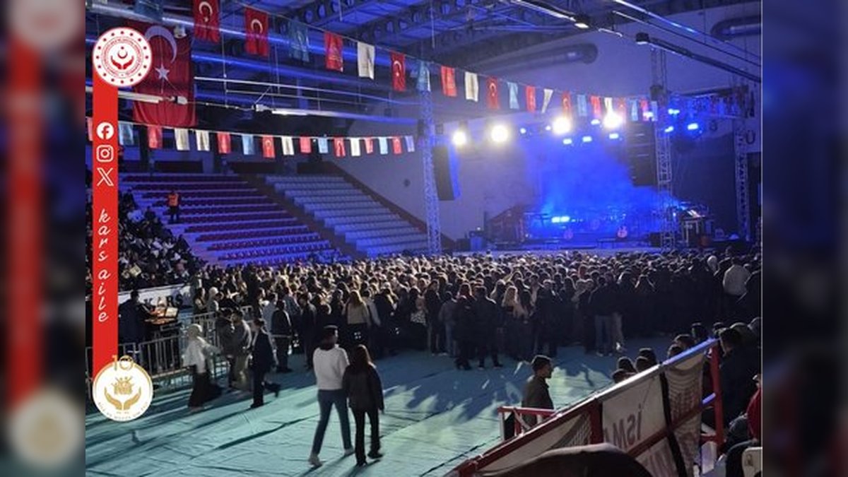 Kars Aile ve Sosyal Hizmetler İl Müdürlüğü Çocukları Emircan İğrek Konseriyle Buluşturdu