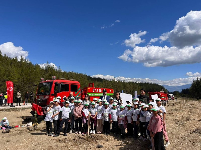Kaş'ta Orman Haftası Kapsamında Fidan Dikim Etkinliği - Görsel 3