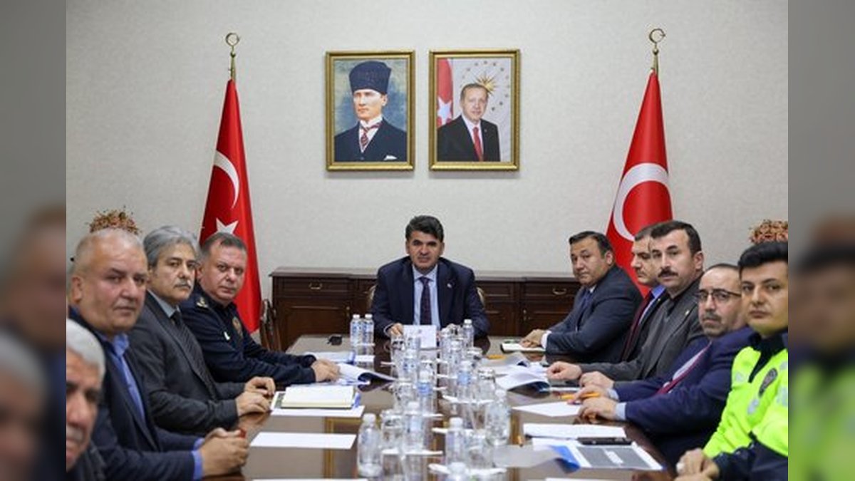 Kilis'te Ulaşım Sorunları Masaya Yatırıldı: Vali Kalaylı Başkanlığında Değerlendirme Toplantısı