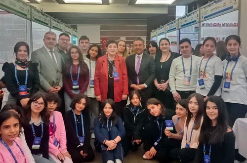 Kırıkkale'den Bilimsel Başarı: Ortaokul Öğrencileri TÜBİTAK Yarışmasında Bölge Finaline Yükseldi - Görsel 2