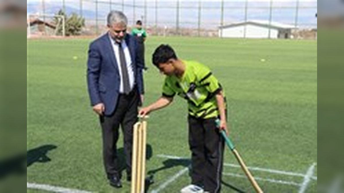 Malatya'da Okul Sporları Yıldızlar Kriket Grup Müsabakaları Başladı