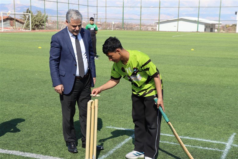 Malatya'da Okul Sporları Yıldızlar Kriket Grup Müsabakaları Başladı - Görsel 2