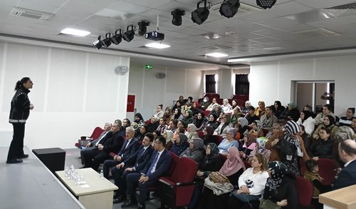 Mamak Kaymakamlığı'ndan 'En İyi Narkotik Polisi: Anne' Projesi Kapsamında Velilere Eğitim - Görsel 4