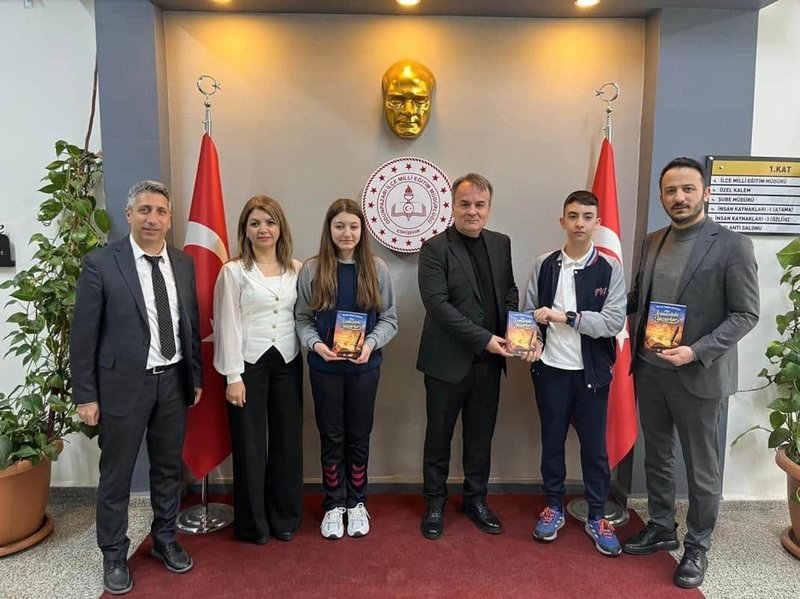 Melahat Ünügür Ortaokulu'ndan 'İçimizdeki Yazarlar II' Kitabı Okurlarla Buluştu - Görsel 2