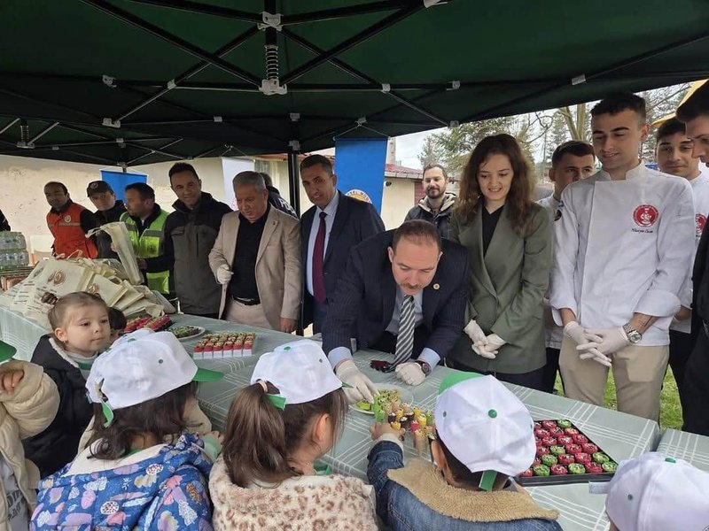 Mengen Anaokulu Öğrencileri Fidan Dikme Etkinliğiyle Toprakla Buluştu - Görsel 5