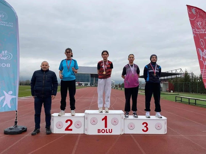 Mengen Ortaokulu ve Gökçesu Ortaokulu'ndan Okul Sporları Atletizmde Madalya Yağmuru - Görsel 4