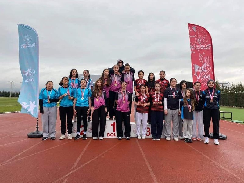 Mengen Ortaokulu ve Gökçesu Ortaokulu'ndan Okul Sporları Atletizmde Madalya Yağmuru - Görsel 5