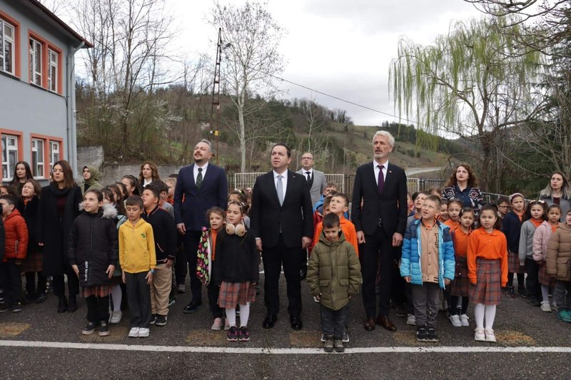 Milli Eğitim Müdürü Uygar Keskin, Şehit Öğretmen Hamza Halit Sülün İlkokulu'nu Ziyaret Etti - Görsel 2