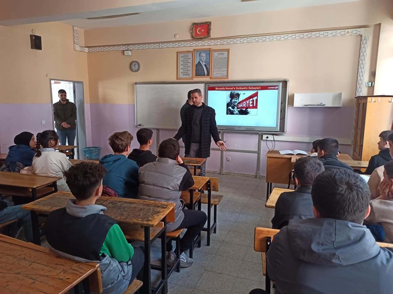 Muş İl Milli Eğitim Müdürü Altay'dan Bütüncül Gelişim Temelli DYK Kurslarına Ziyaret - Görsel 2