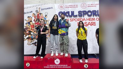 Naim Süleymanoğlu Spor Lisesi Öğrencisi Ümmühan Gezer'den Bilek Güreşi Türkiye Şampiyonluğu