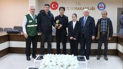 Of'ta Yeşilay Şampiyonları Kupalarını Aldı: Bağımlılıkla Mücadele Yarışması Ödül Töreni